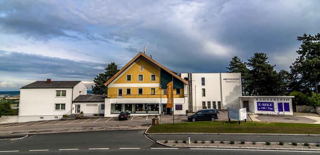 Amethysthotel Mantler Maissau Esterno foto